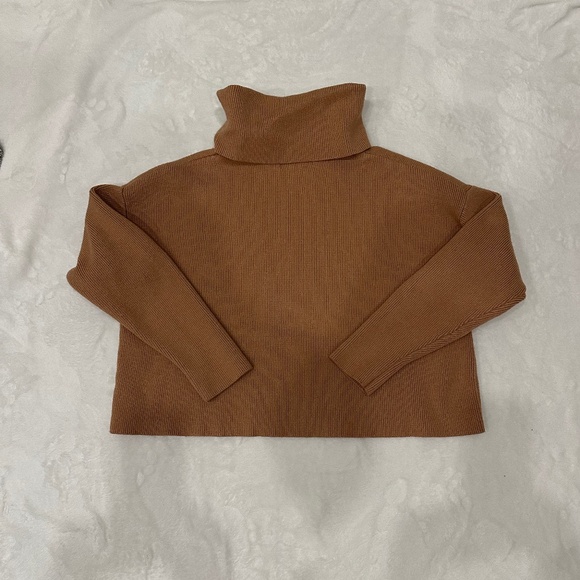 LULU'S LADIES CAMEL TURTLE NECK CROPPED KNIT SWEATER MEDIUM - Picture 2 of 3